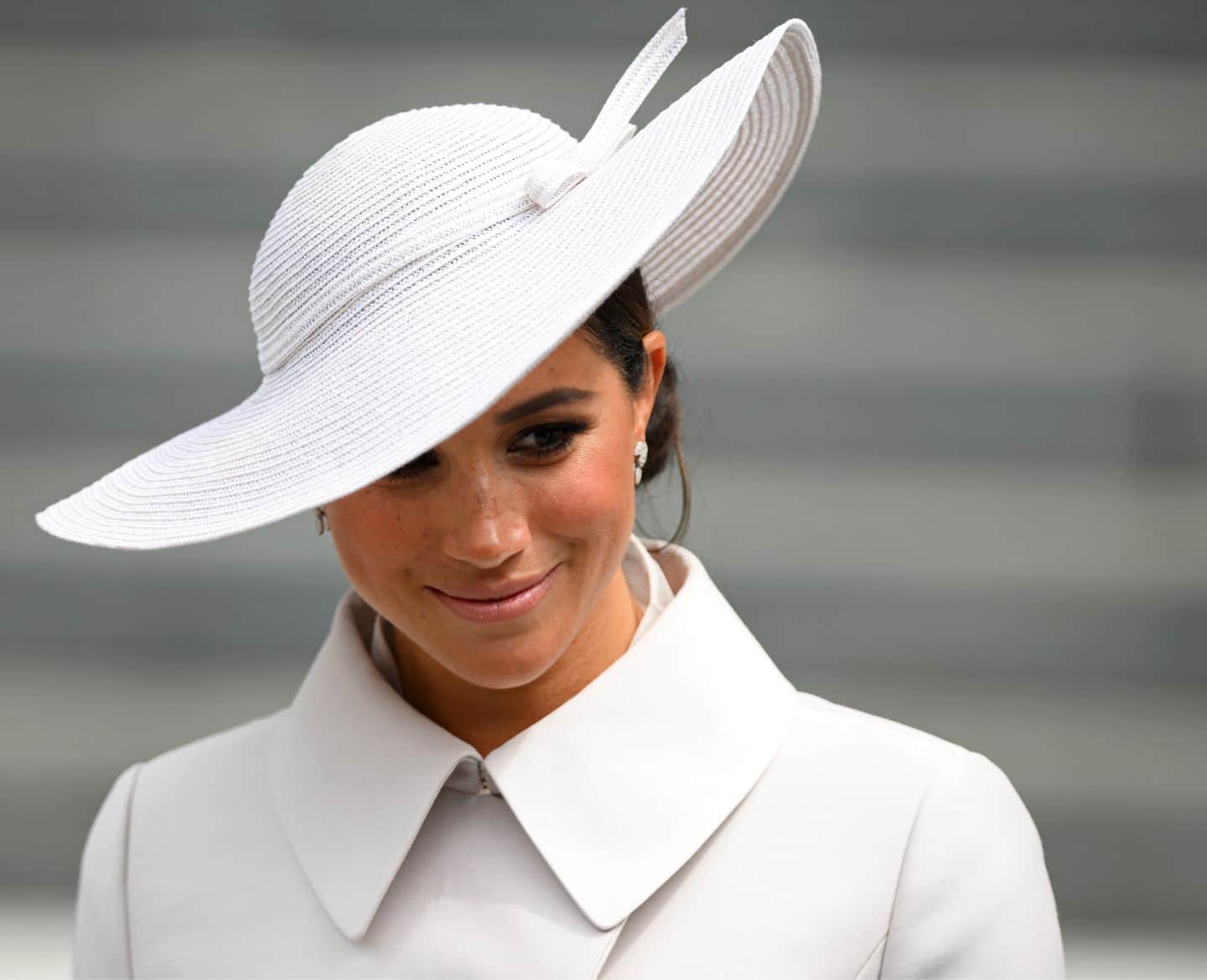 Meghan Markle sends supportive note and snacks to volunteers and staff @MomsDemand meghan markle 2022 queen's jubilee