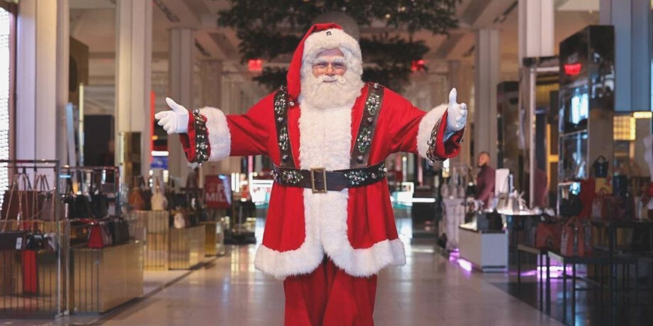 Santa’s beautiful story goes wildly viral—and no, you won’t make it through without sobbing Macy's Santa Claus