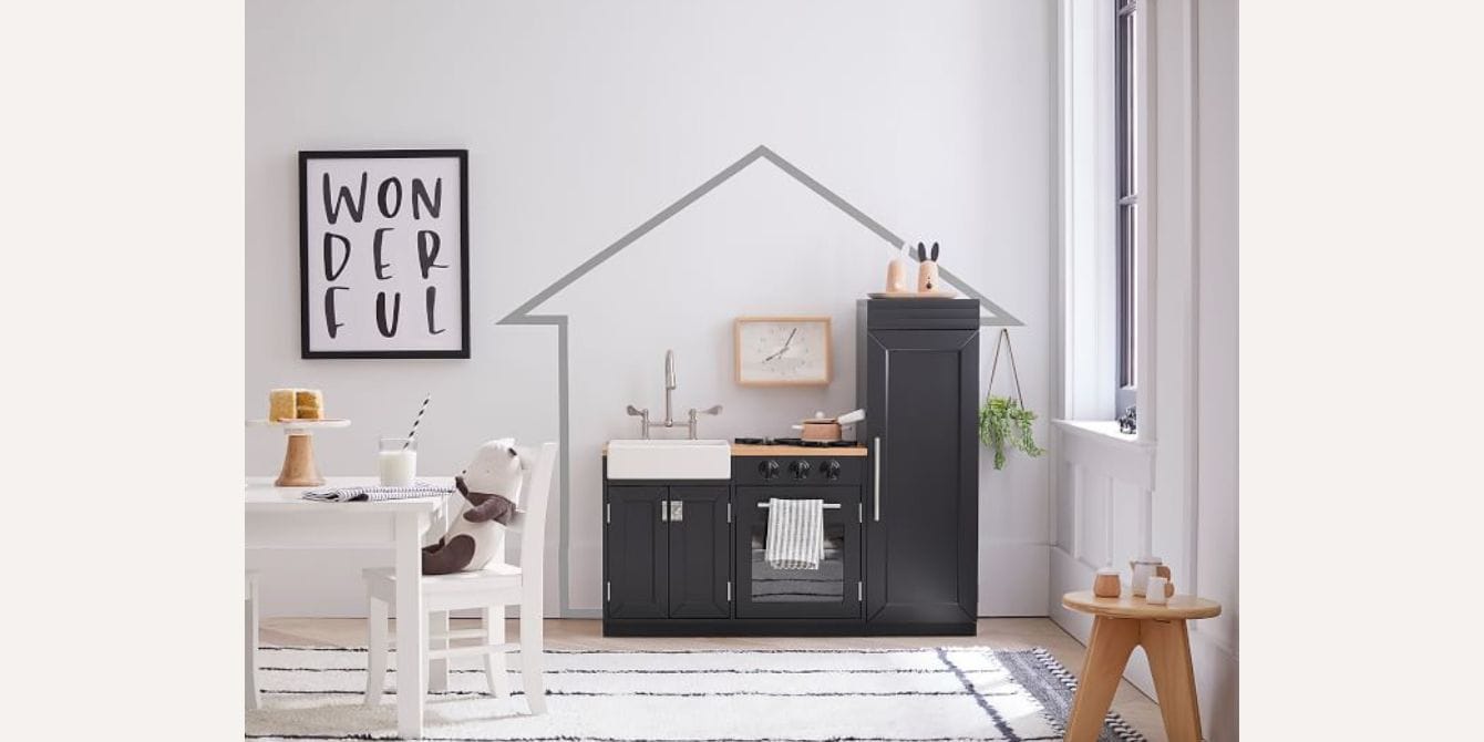 13 play kitchens that are actually aesthetically pleasing (and still super fun) Play kitchen in a play room - Best play kitchens