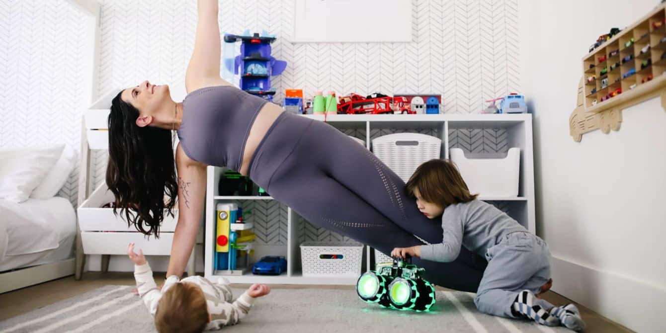 Yes, parenting is yoga Sarah Ezrin with kids - parenting is yoga - Book: The Yoga of Parenting