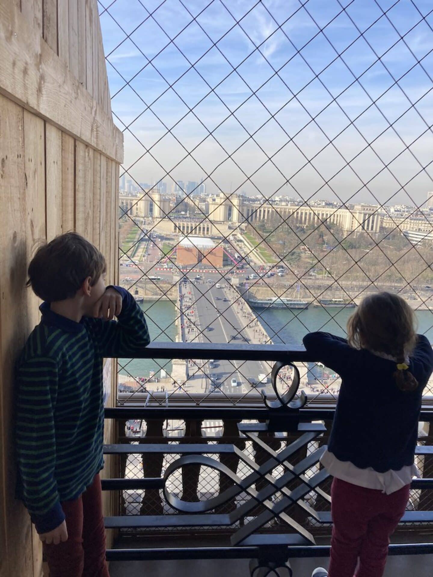 kids looking at view - Motherly