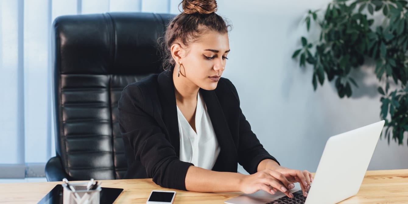 Why I hid my pregnancy young business woman at work - hiding pregnancy at work