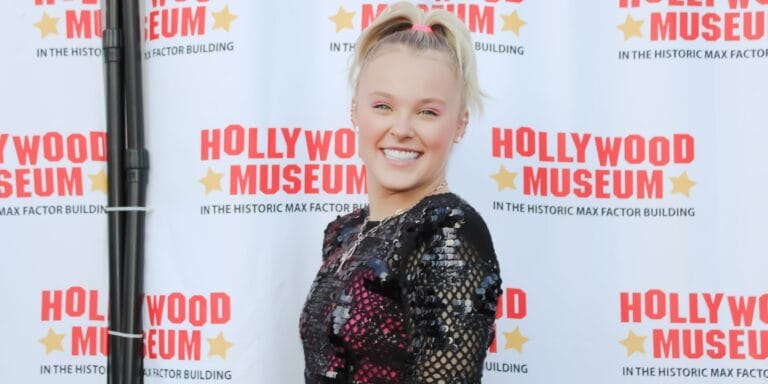 JoJo Siwa reveals dyslexia diagnosis—and why the famous bow had to go jojo siwa dyslexia - jojo siwa dyslexia