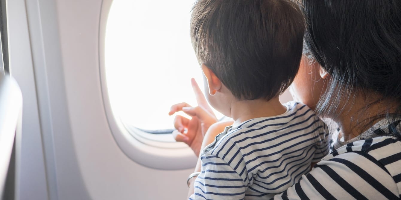 Mom reveals ‘weird’ thing she brings on plane trips, and it’s beyond brilliant mom and toddler on airplane airplane activities for kids painters tape