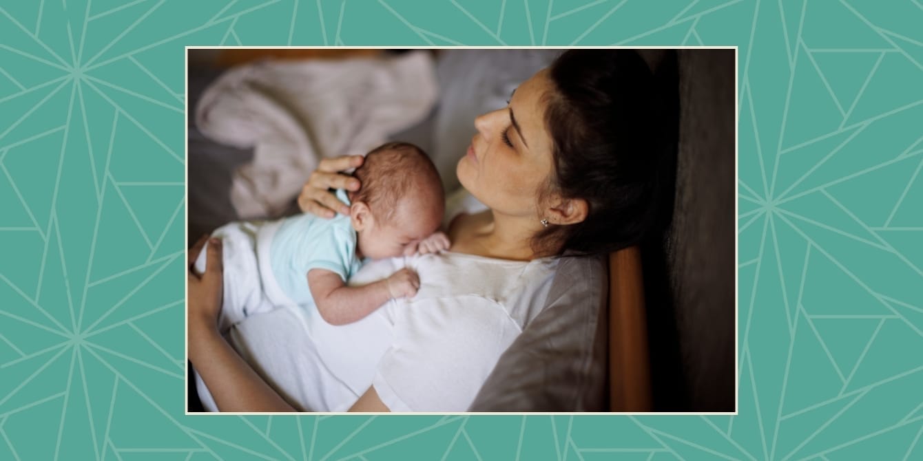 Alone with your newborn: The raw reality of the first day postpartum Postpartum - A mom hugging her newborn