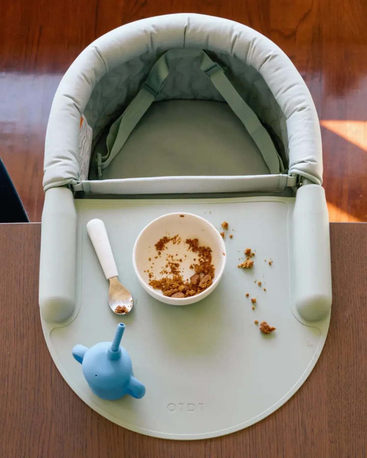 The Hook On Chair Sage 08 - Motherly