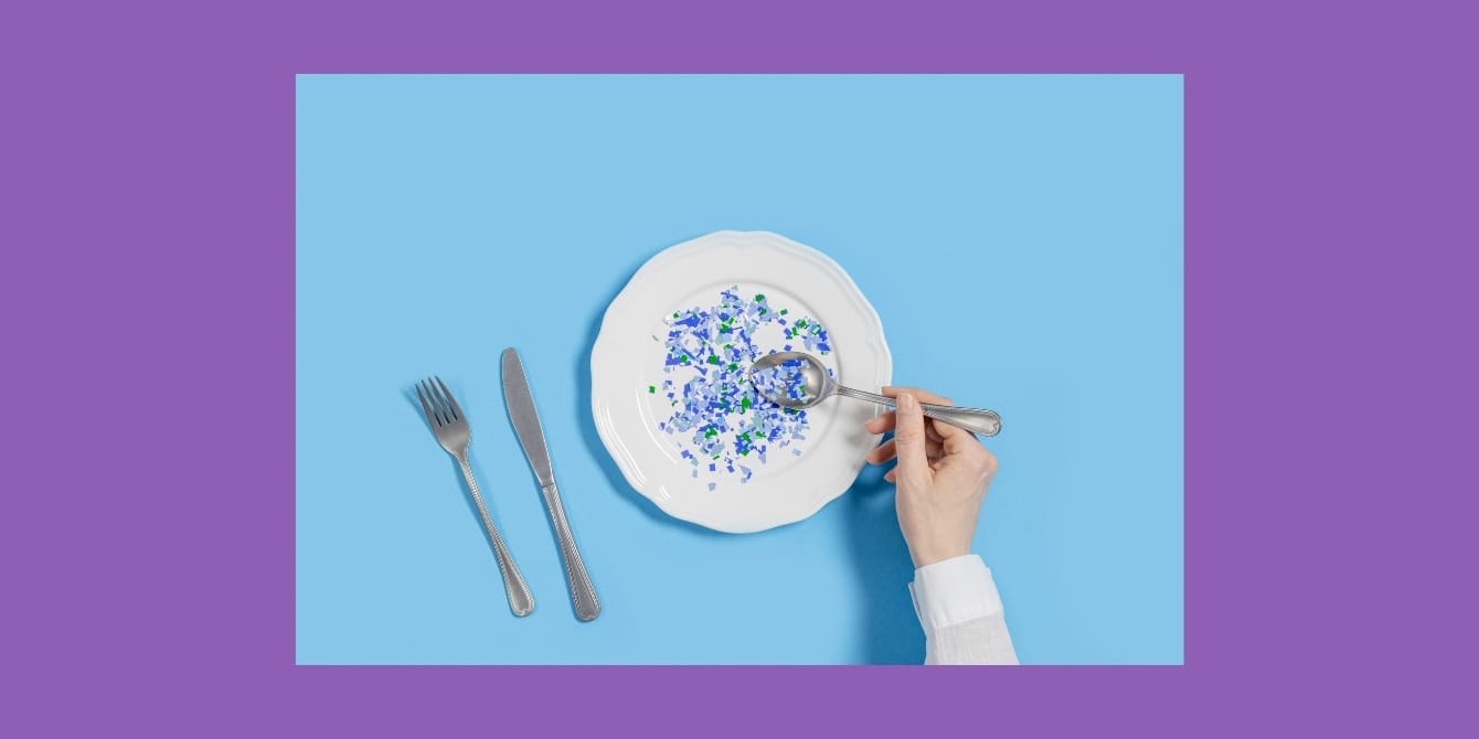 Everyday plastics are leaking into our food—here’s what parents need to know now Microplastics in a plate
