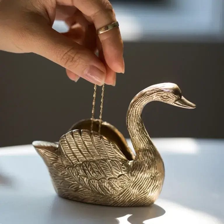 Catbird Swan Ring Holder