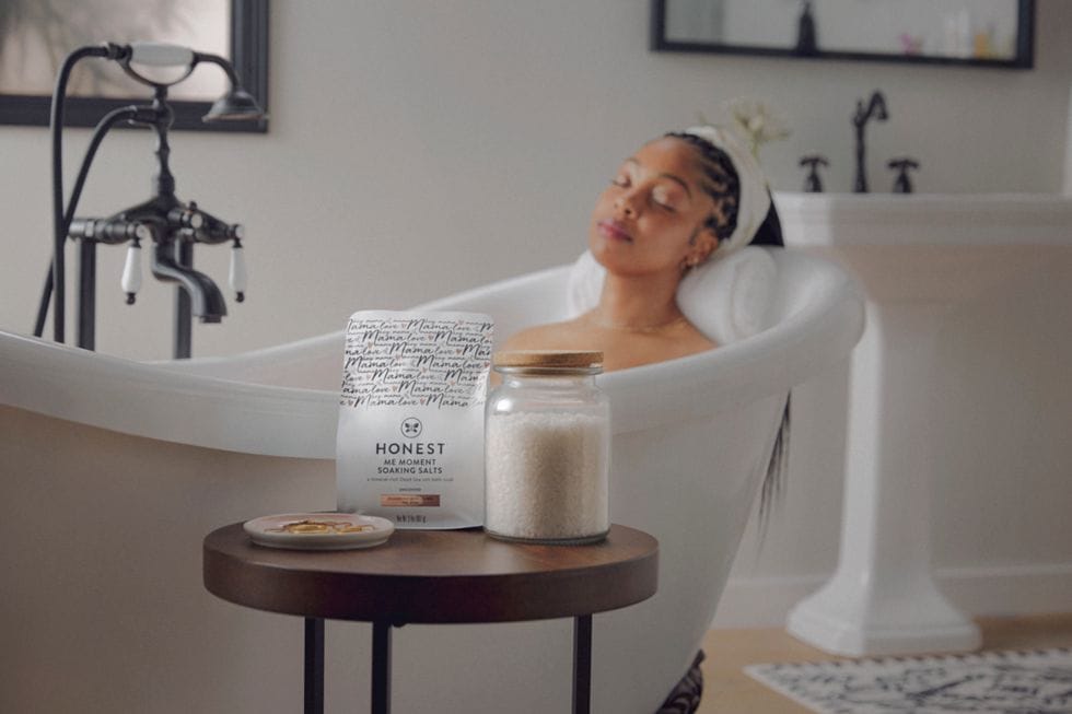 8 ways to show yourself a little self-care during your pregnancy Honest Mama Soaking Salts