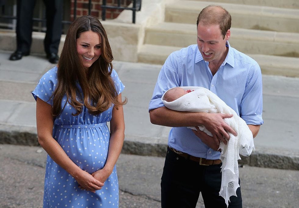 kate middleton facing the world hours after giving birth was slightly terrifying 0 - Motherly