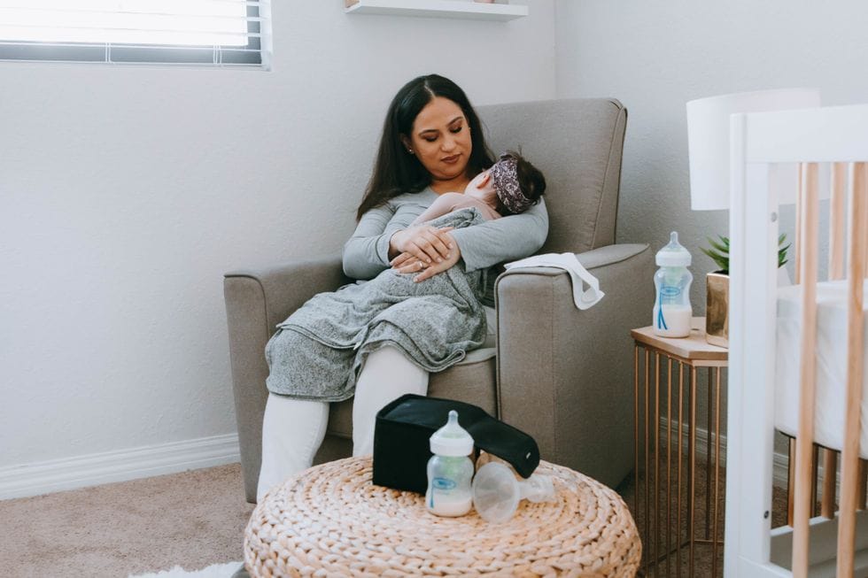 three reasons why im letting go of bottle feeding guilt 0 - Motherly